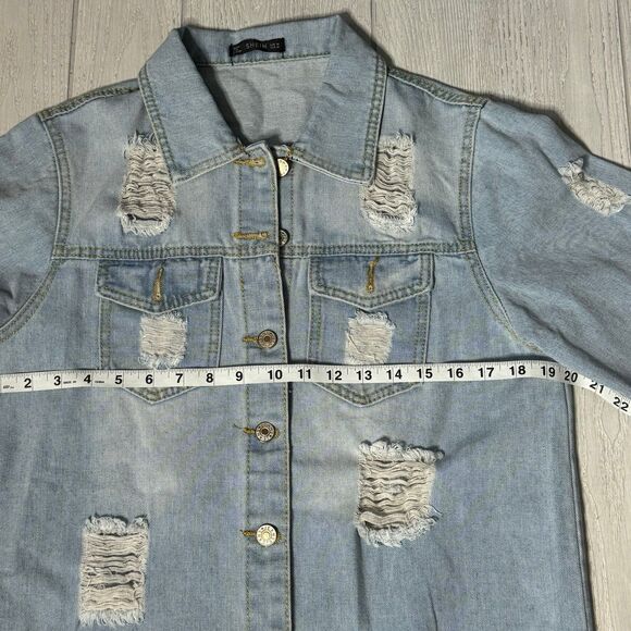 Medium distressed Denim jacket - Picture 8 of 9